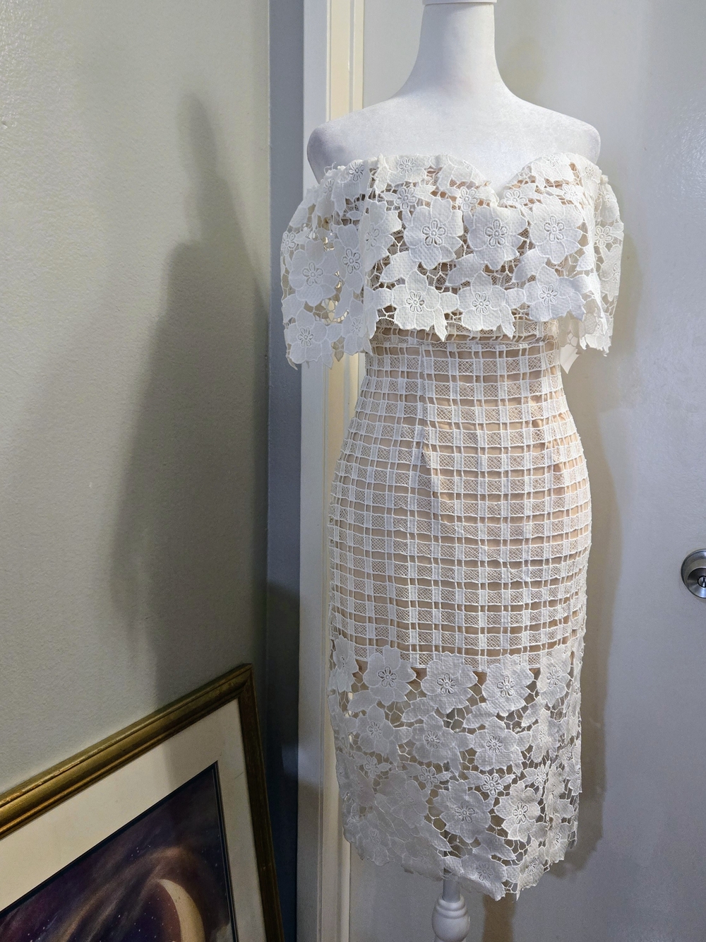 Love Triangle Off Shoulder Midi Dress in white lace With Nude Layer Size 10